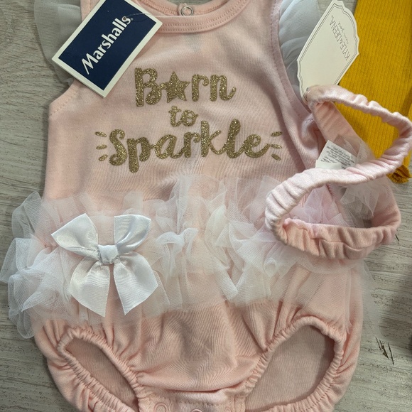 New baby girl items bundle - Picture 2 of 5
